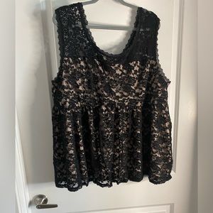 *NWOT* Black & Cream Lace Peplum Tunic - Size 4